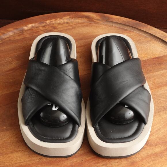 Copenhagen Studios Sandals WMS SZ EU 39 US 8 BLK Leather Criss Cross Slide Shoes - Picture 2 of 11